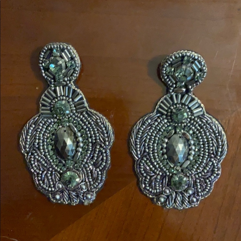 Versona Earrings